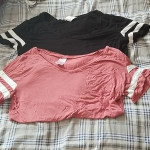 Bundle 3+ get 40% off!! V-neck bundle